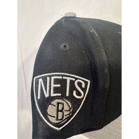 Mitchell & Ness Brooklyn Nets NBA Black & Grey embroidered SnapBack hat - Picture 2 of 7